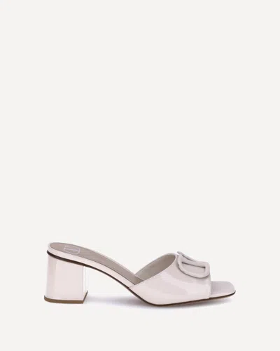 Valentino Garavani Slide Sandals With Vlogo In Patent Leather In Neutral