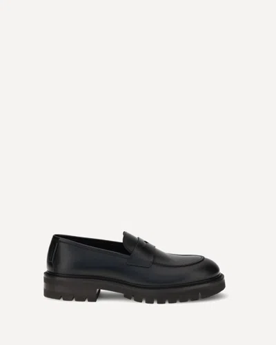 Ferragamo Flat Shoes With Minimalist Silhouette In Black