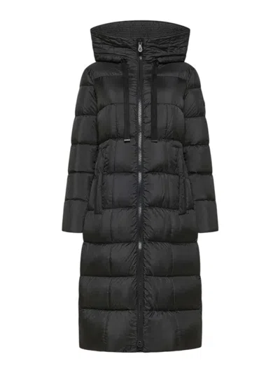 Peuterey Tailored Black Coat With Structured Silhouette And Timeless Design In Black