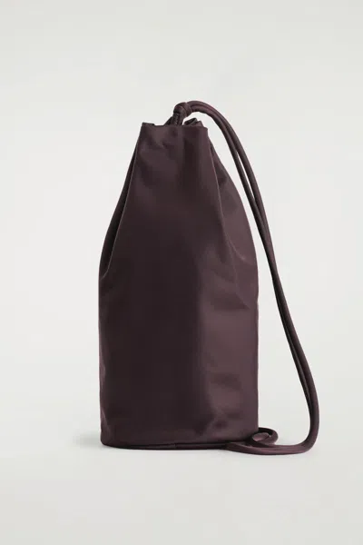 Cos Borsa A Tracolla Con Coulisse In Nylon In Red