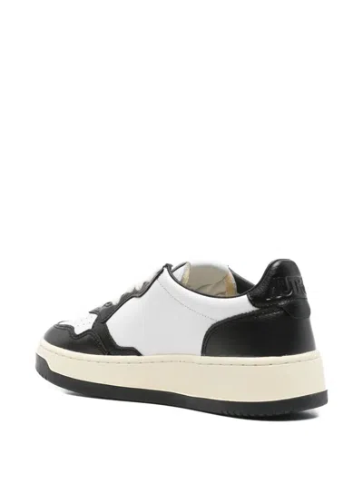 Autry "medalist Low" Leather Sneakers In Black