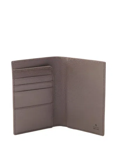 Pre-owned Gucci 2020s Gg Supreme-logo Passport Case In Neutral