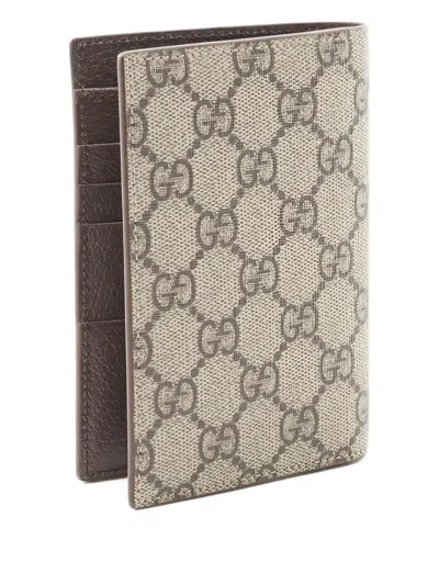 Pre-owned Gucci 2020s Gg Supreme-logo Passport Case In Neutral