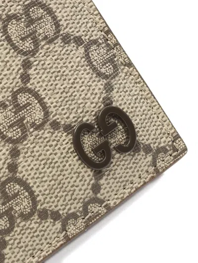 Pre-owned Gucci 2020s Gg Supreme-logo Passport Case In Neutral