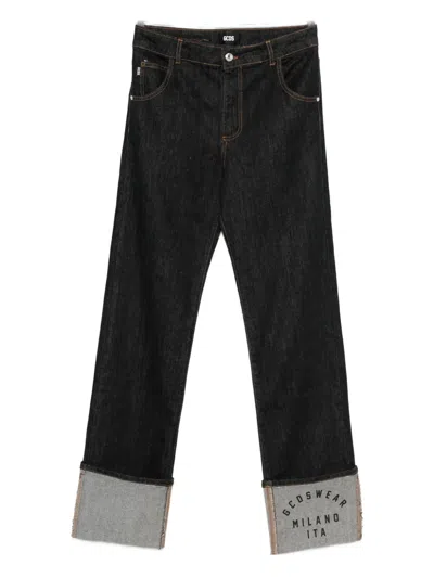 卷边裤脚牛仔裤