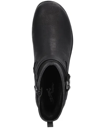 Easy Street Womens Exeter Flat Heel Booties In Animal Print