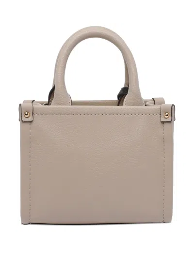 LOGO吊饰顶置手柄托特包