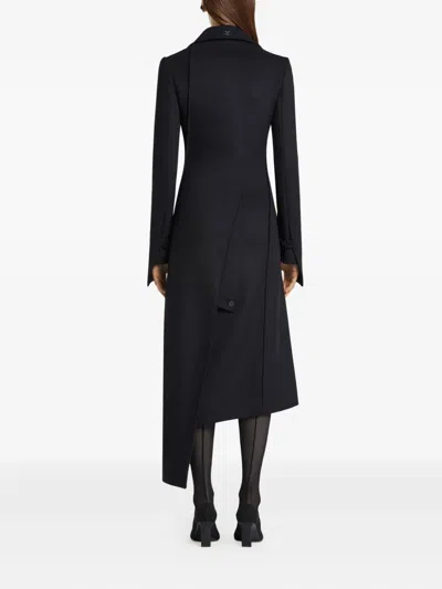 斜裁不对称外套