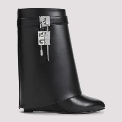 Givenchy Shark Lock Ankleboot Low Heels Ankle Boots In Black Leather In Black