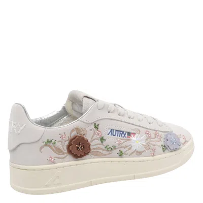 Autry Dallas Floral-embroidered Sneakers In Neutral