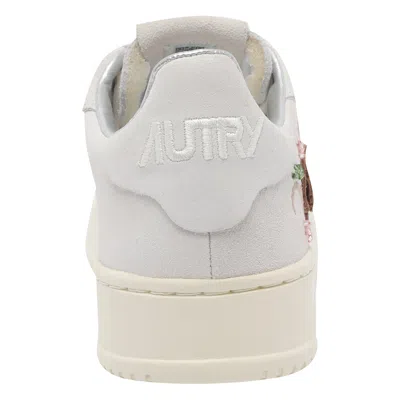 Autry Dallas Floral-embroidered Sneakers In Neutral