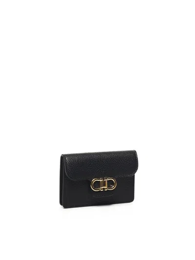 Ferragamo Gancini Grained Leather Compact Wallet In Black