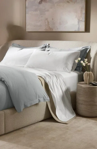 Boll & Branch Signature Piped Edge Sheet Set In White