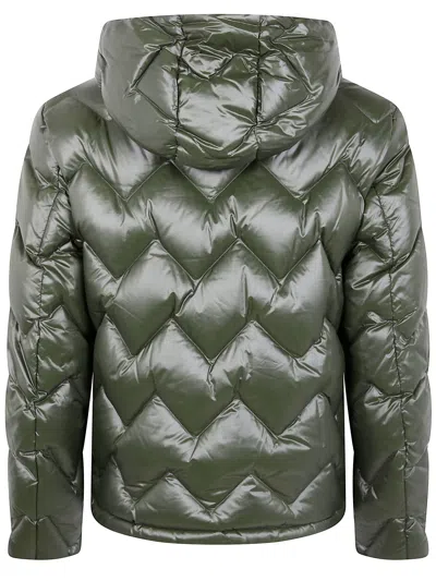 Peuterey Short Lightweight Puffer Jacket With Chevron Quilting In Green