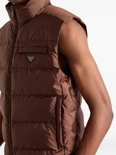 Prada Mens Brown Re-nylon Quilted Woven Gilet In Burgundy