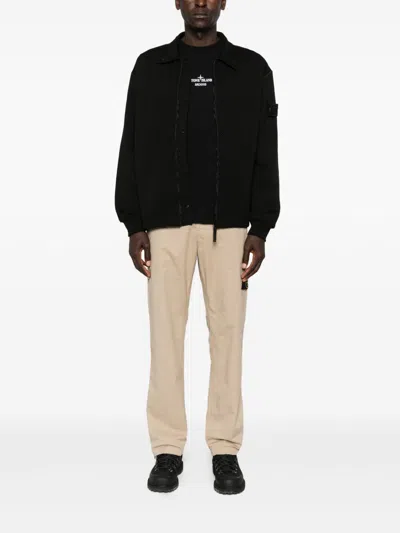 Stone Island Logo Cotton Cargo Trousers In Brown