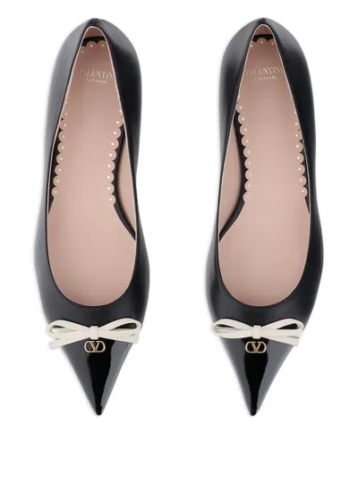 Valentino Garavani Bepointy Leather Ballets In Black