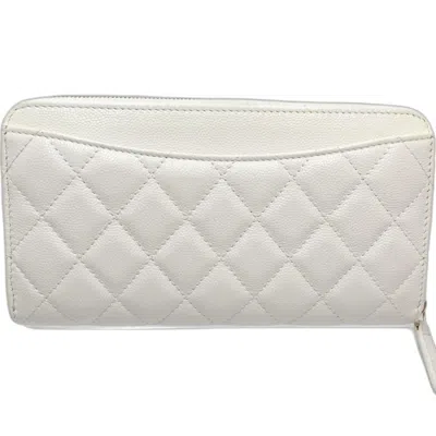 Pre-owned Chanel White Grained Calfskin Long Wallet (bi-fold) ()