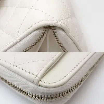 Pre-owned Chanel White Grained Calfskin Long Wallet (bi-fold) ()