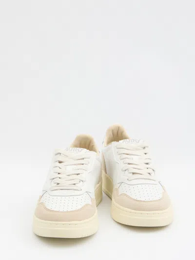 Autry Medalist Low Sneakers In White