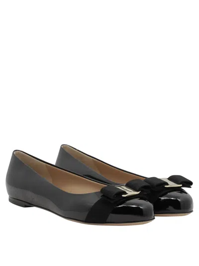 Ferragamo Glossy Leather Ballerinas With Bow Accent In Black
