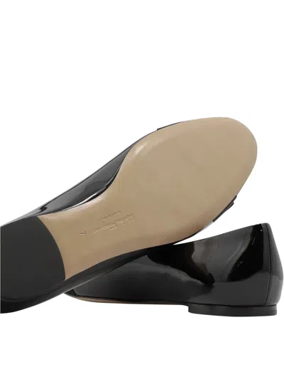 Ferragamo Glossy Leather Ballerinas With Bow Accent In Black