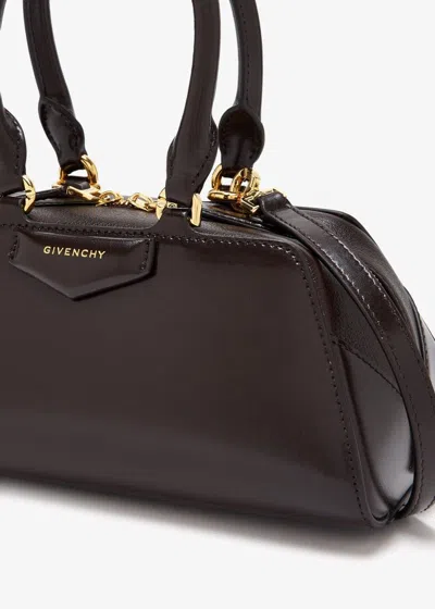 Givenchy Antigona Structured Leather Handbag With Metal Hardware In Black