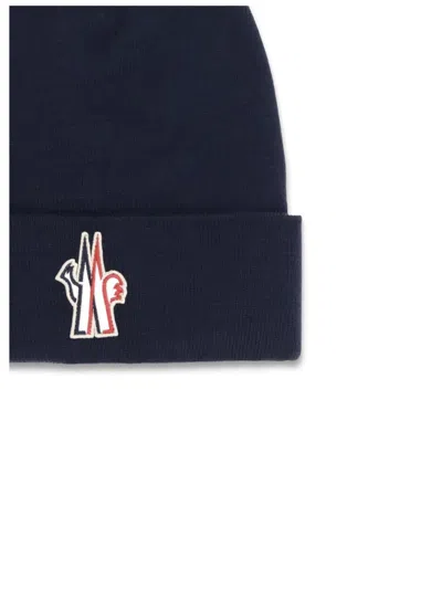 Moncler Grenoble Logo Patch Knitted Beanie In Blue