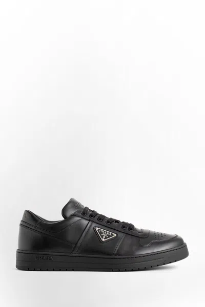Prada Side Triangular Logo Low-cut Laced Casual Sneakers In Nero