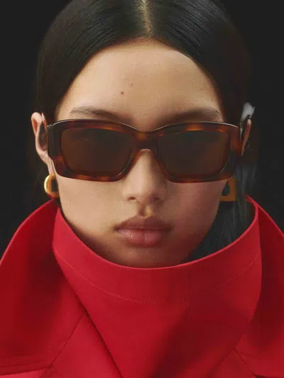 Jacquemus Mismatched Round & Square Mini Hoop Earrings In Gold