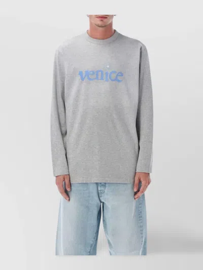 Erl Long Sleeve Graphic Print Crew Neck Top In Gray