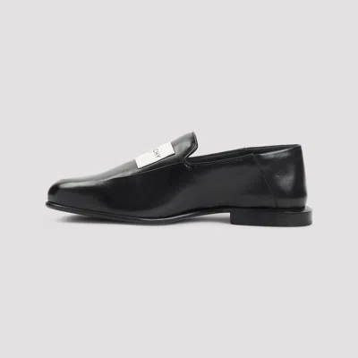 Givenchy Glossy Round Toe Loafers In Black