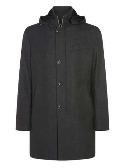 连帽搭扣外套