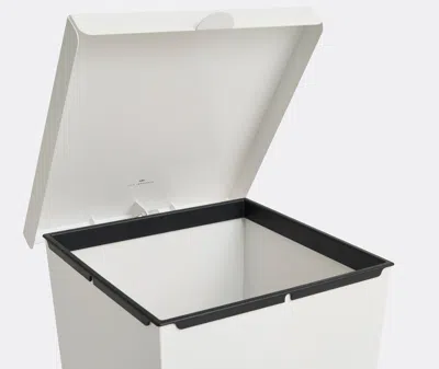 Hay Organising White Uni In White