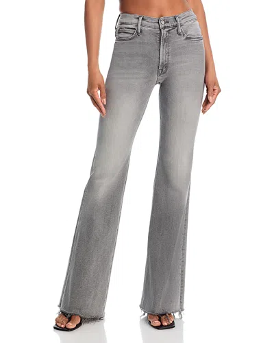 Mother The Doozy High Rise Sneak Fray Jeans In Catch Me Outside In Gray