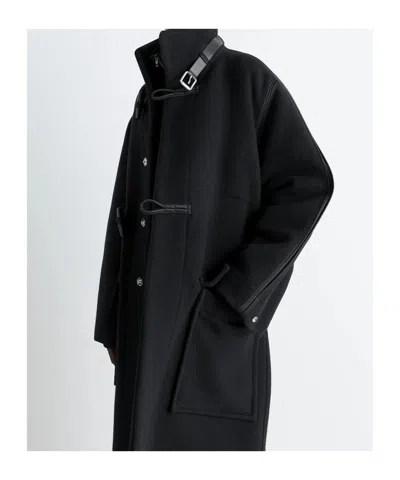 Lemaire Belted Toggle-fastening Coat In Black