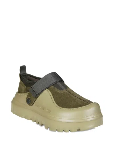 Ugg Low-cut Flat Shoes With Minimalistic Design In Multi