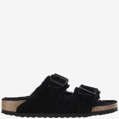 Birkenstock Open Toe Flat Sandals With Fur Texture And Contrast In Black