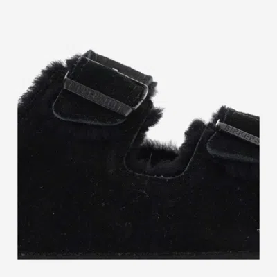 Birkenstock Open Toe Flat Sandals With Fur Texture And Contrast In Black