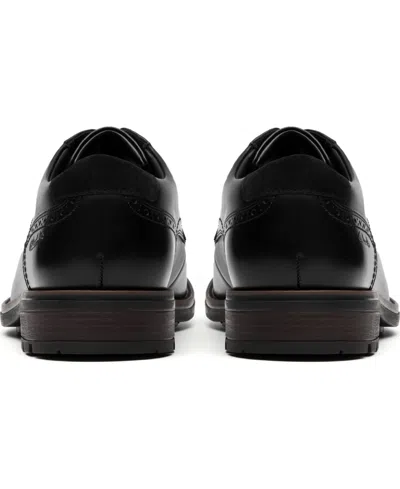 Clarks Emmet Plain Toe Oxford In Black