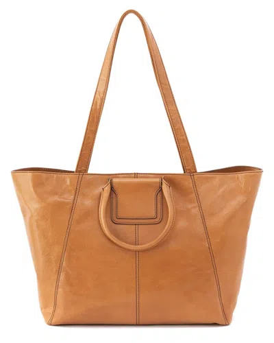 Hobo Sheila East-west Tote In Polished Leather Natural