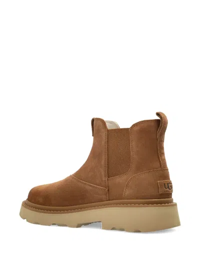 Ugg Chelsea Lug Boot In Brown