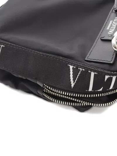 Pre-owned Valentino Garavani 2010s Logo-detail Messenger Bag In Black