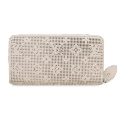 Pre-owned Louis Vuitton Beige Mahina Leather Long Wallet (bi-fold) () In Sand