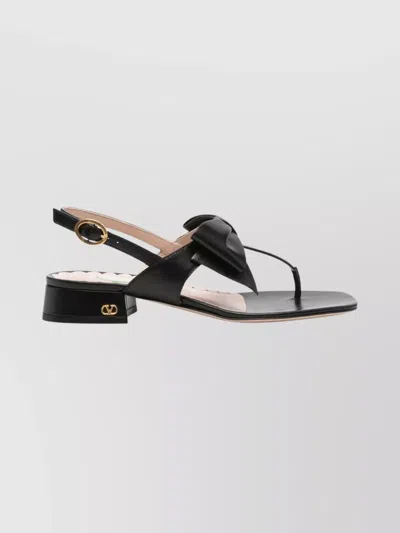 Valentino Bowow Leather Thong Sandals In Black