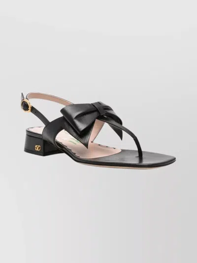 Valentino Bowow Leather Thong Sandals In Black