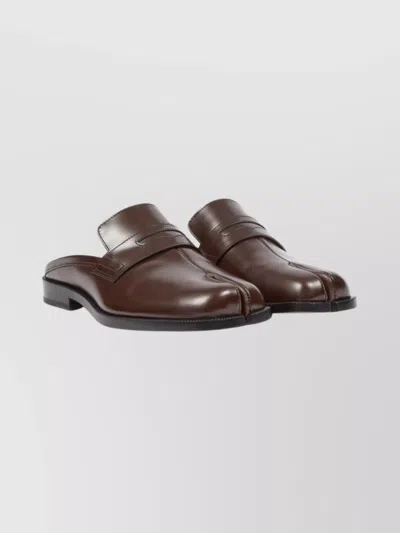 Maison Margiela Leather Sandals With Round Toe Design In Brown