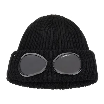 C.p. Company Goggle Lenses Wool Beanie Hat In Black