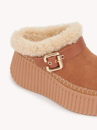 Chloé Nama Buckled Shearling-lined Suede Platform Mules In Brown