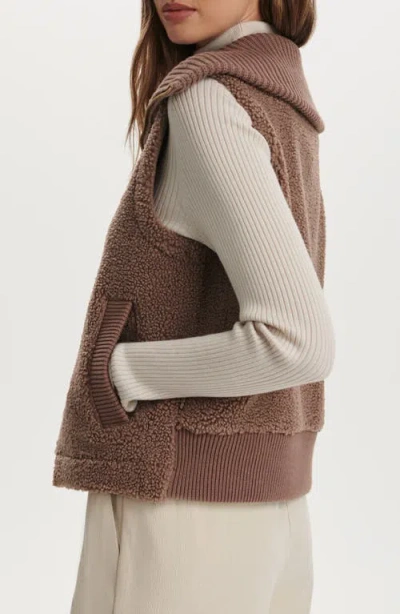 Varley Aspen Funnel-neck Gilet In Brown